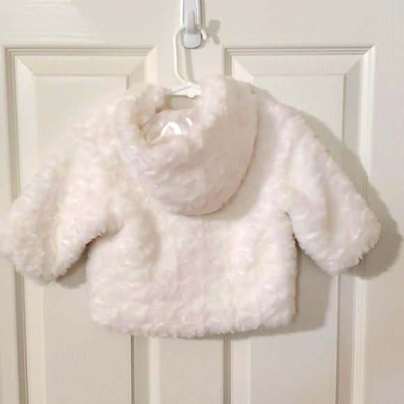 Gymboree White Zip Front with Hood Faux Fur Jacket Baby Girl Size 6-12 Months - Picture 2 of 4